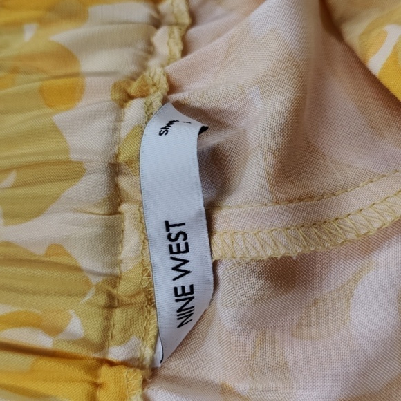 NINE West Mid Rise Shorts Size Small - Picture 6 of 11